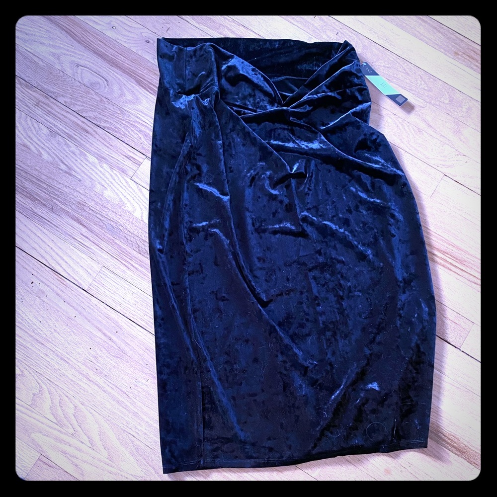 Stunning LuLaRoe Elegant Ivy Crushed Black Velvet